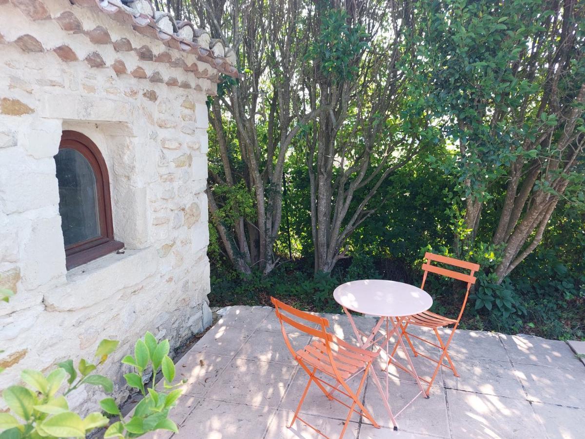 Chambre D'Hote La Garde Adhemar Exterior photo